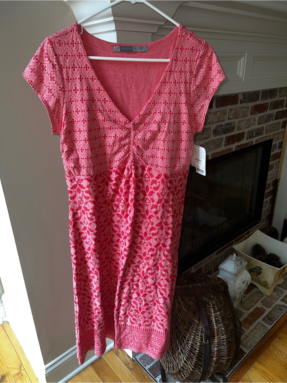 NWT Women’s Athleta Dhara V-Neck Pink Patterned Dress